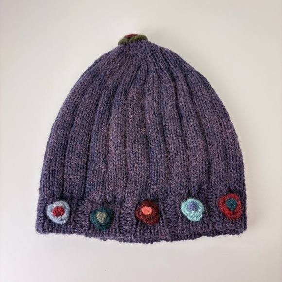 Made in Peru Alpaca Wool Purple Floral Knit Beanie Hat - Picture 1 of 3
